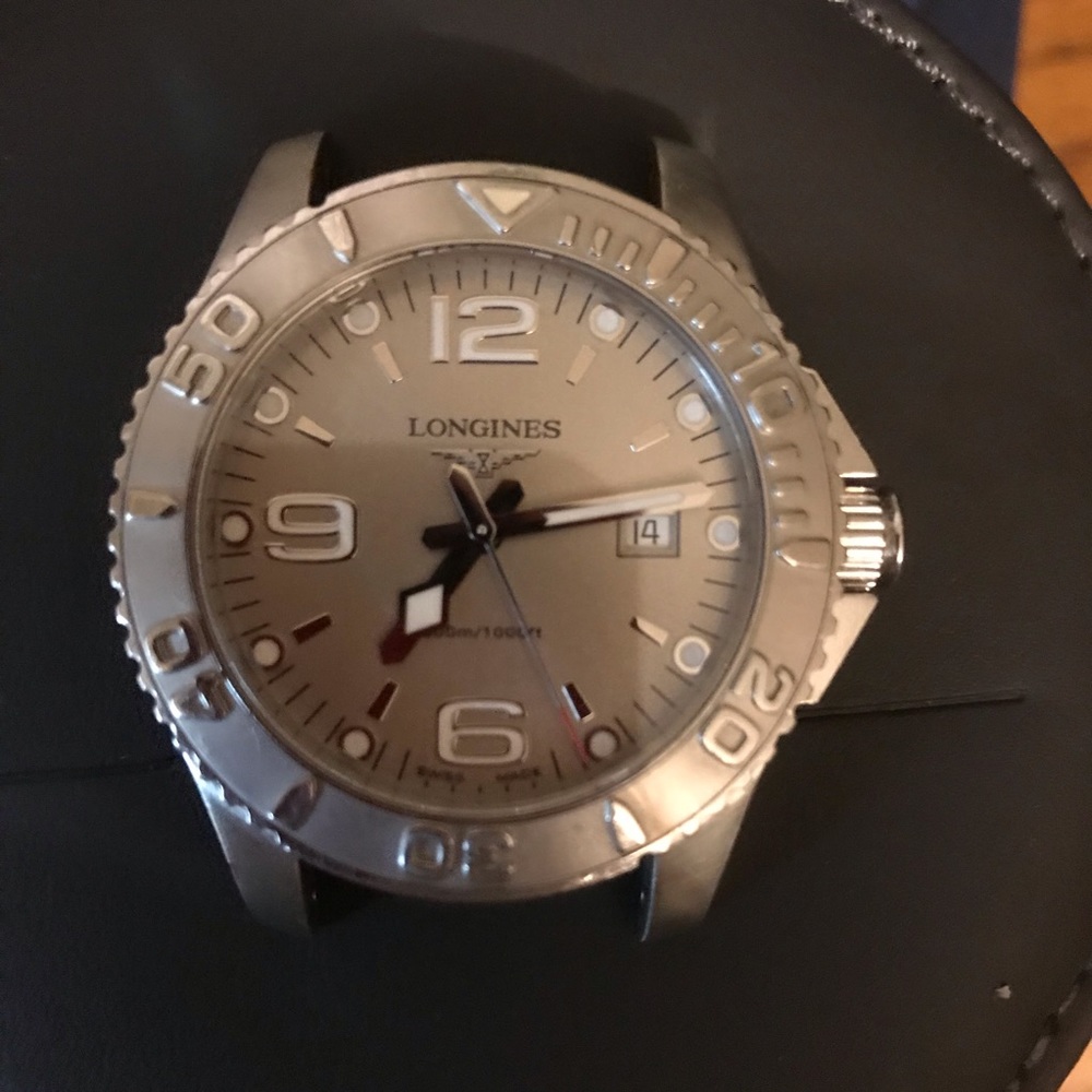 (Sold) Longines hydro conquest